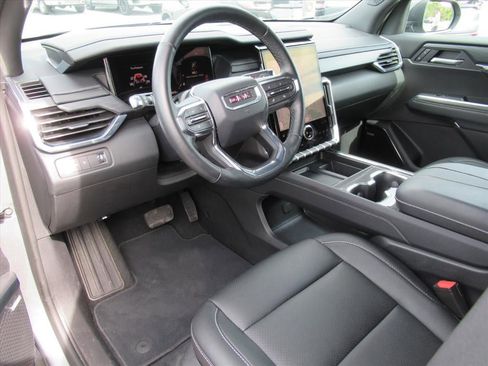 Used 2025 GMC Acadia Elevation FWD image 16