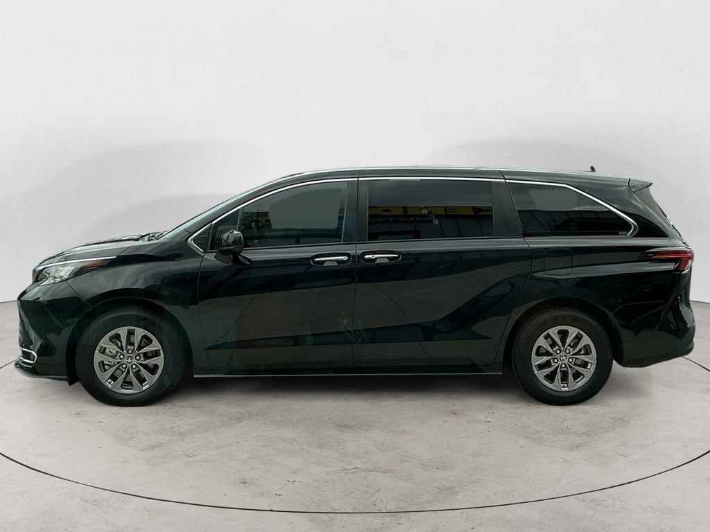 Used 2022 Toyota Sienna XLE FWD image 8