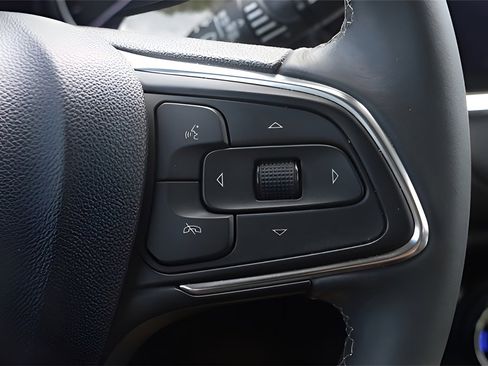 Used 2022 Buick Encore GX Select w/ Safety Package II image 19