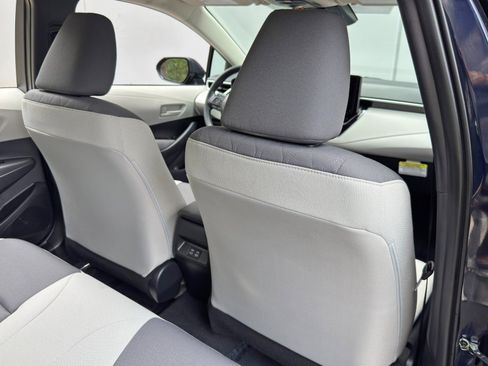 Used 2025 Toyota Corolla LE FWD image 34