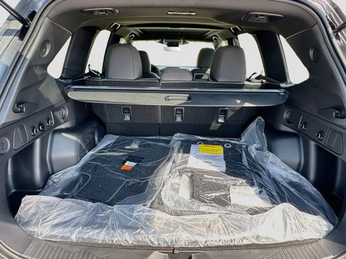 New 2026 Subaru Forester Premium AWD/4WD image 32