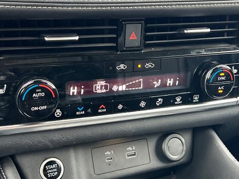 Used 2021 Nissan Rogue SL image 21