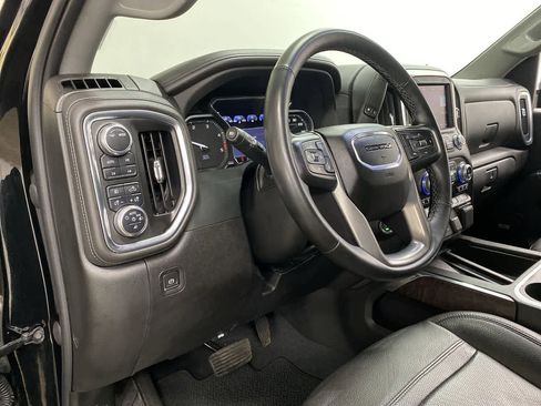 Used 2023 GMC Sierra 3500 Denali image 2