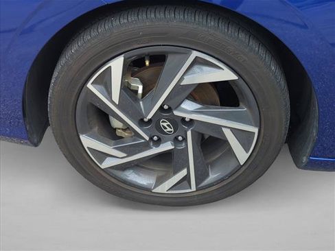 Used 2025 Hyundai Elantra SEL FWD image 24