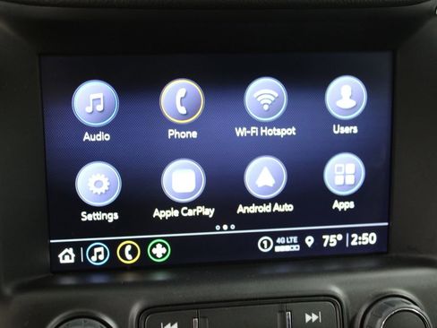 Used 2024 GMC Terrain SLT image 50