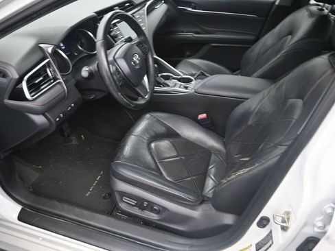 Used 2018 Toyota Camry XLE FWD image 10