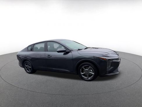 Used 2025 Kia K4 FWD image 2