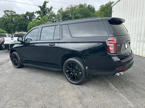 Used 2023 Chevrolet Suburban RST w/ Sport Performance Package AWD/4WD image 8