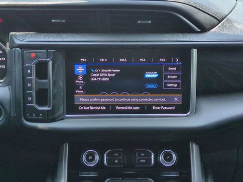 Used 2021 GMC Yukon Denali AWD/4WD image 18