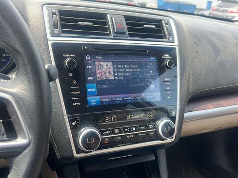 Used 2019 Subaru Outback 2.5i Limited AWD/4WD image 12
