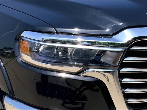Used 2026 RAM 1500 Laramie AWD/4WD image 26