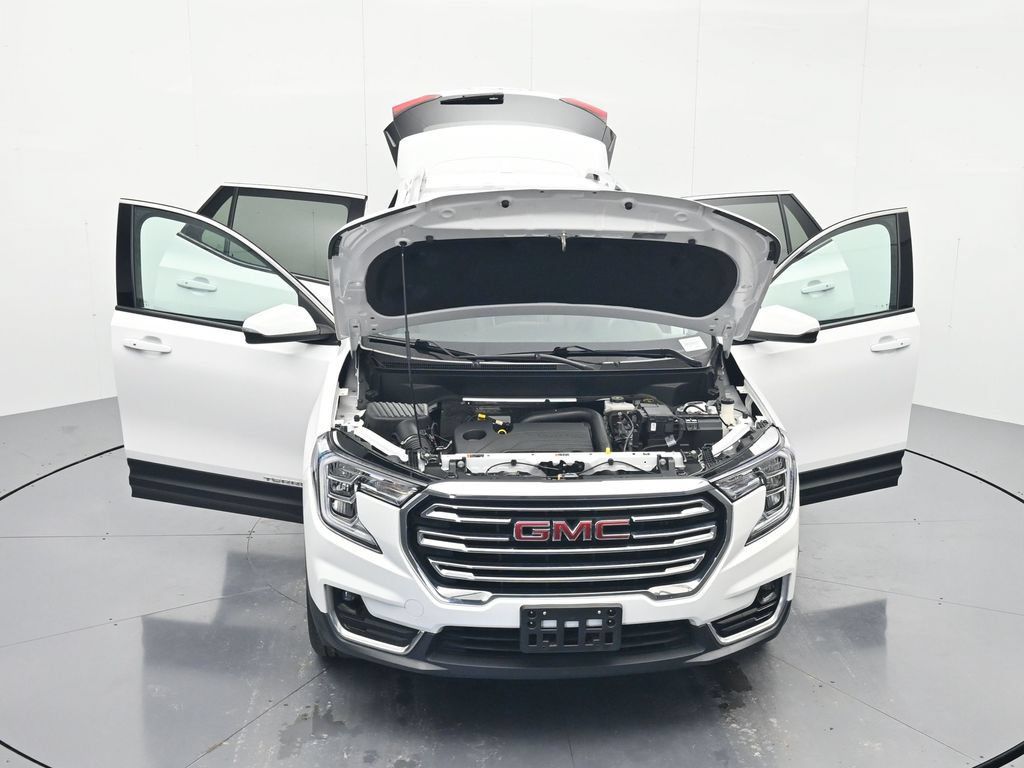 Used 2024 GMC Terrain SLT AWD/4WD image 44
