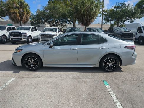 Used 2023 Toyota Camry SE w/ Convenience Package FWD image 9