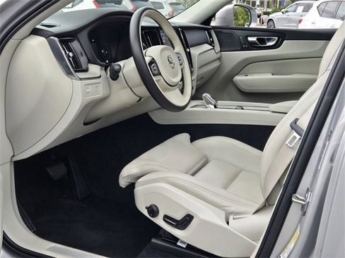 Certified 2022 Volvo XC60 B5 Inscription w/ Advanced Package image 14