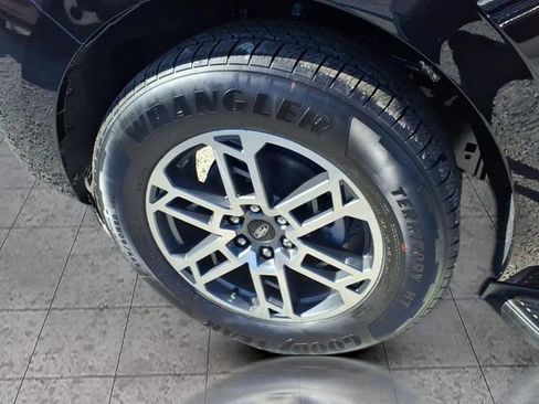 New 2026 Ford Expedition Active image 4