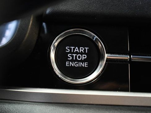 Used 2024 Mitsubishi Outlander ES AWD/4WD image 30