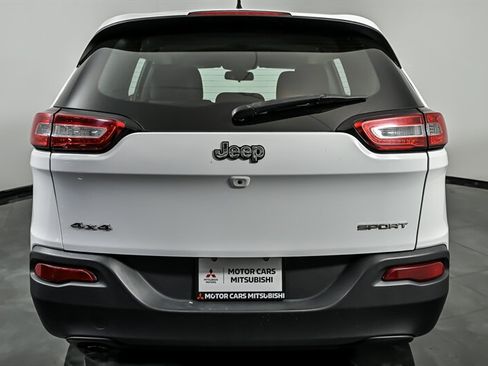 Used 2015 Jeep Cherokee Sport w/ Cold Weather Group AWD/4WD image 8