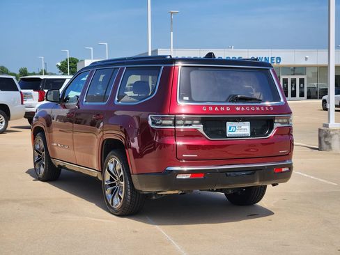 Used 2022 Jeep Grand Wagoneer Series III AWD/4WD image 7