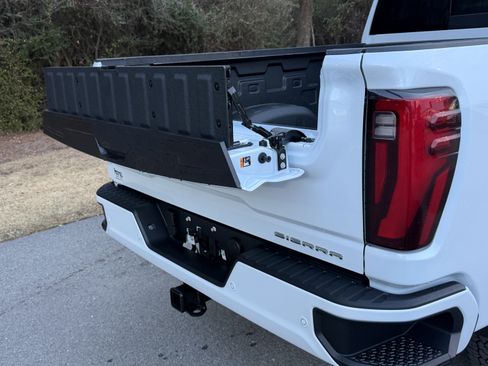 New 2026 GMC Sierra 2500 Denali w/ Denali Reserve Package AWD/4WD image 11