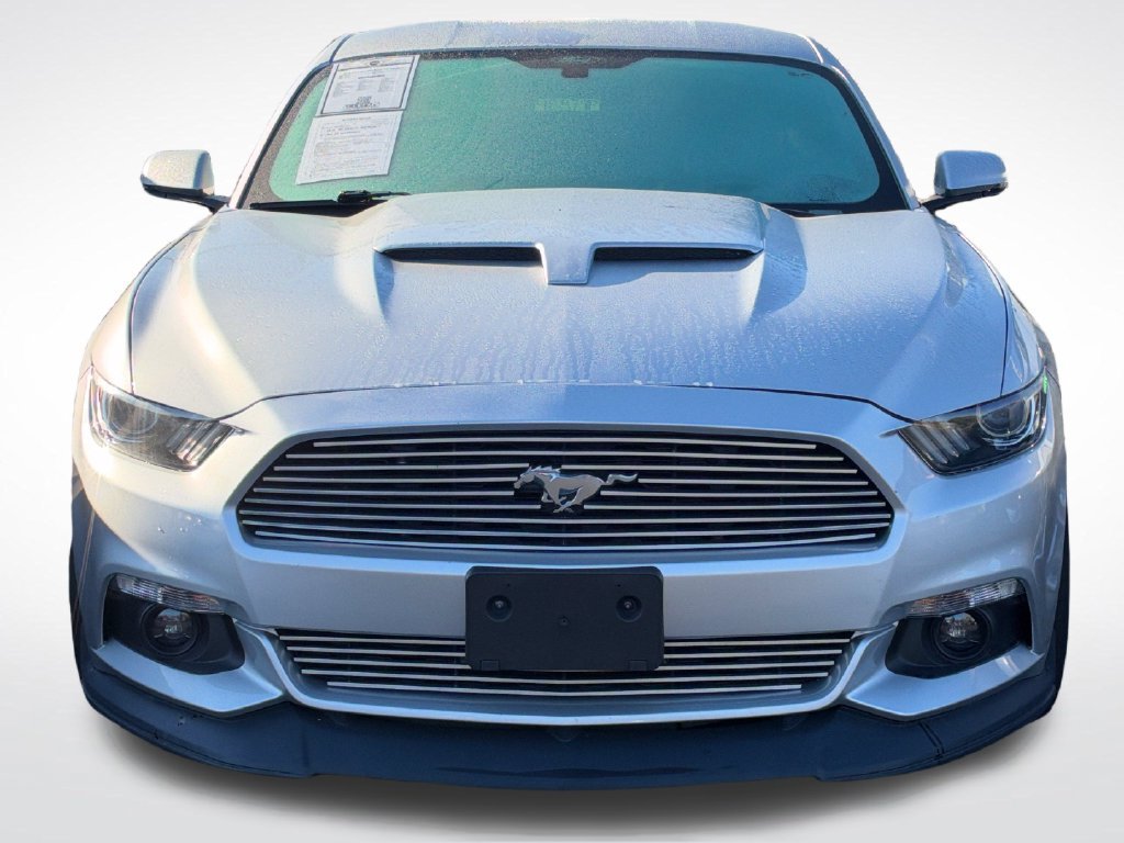 Used 2016 Ford Mustang Premium RWD image 3