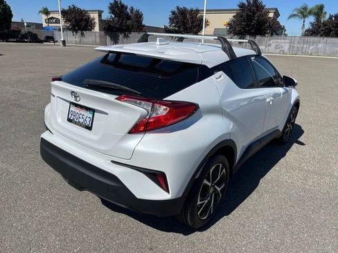 Used 2022 Toyota C-HR XLE FWD image 4