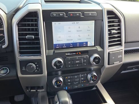 Used 2020 Ford F150 Lariat w/ Equipment Group 502A Luxury AWD/4WD image 17