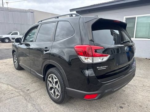 Used 2023 Subaru Forester Premium AWD/4WD image 7