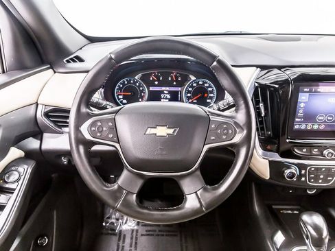 Used 2022 Chevrolet Traverse LT FWD image 20