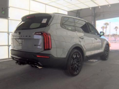Used 2021 Kia Telluride SX w/ SX Prestige Package AWD/4WD image 4