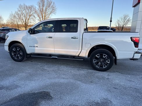 Certified 2024 Nissan Titan Platinum Reserve w/ Moonroof Package image 6