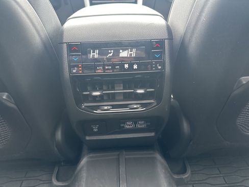 Used 2024 Jeep Grand Cherokee Summit w/ Luxury Tech Group V image 23