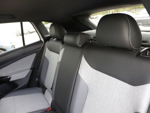 Used 2025 Volkswagen ID.4 Pro AWD/4WD image 15