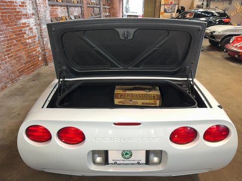 Used 1998 Chevrolet Corvette Convertible w/ Memory Pkg RWD image 58