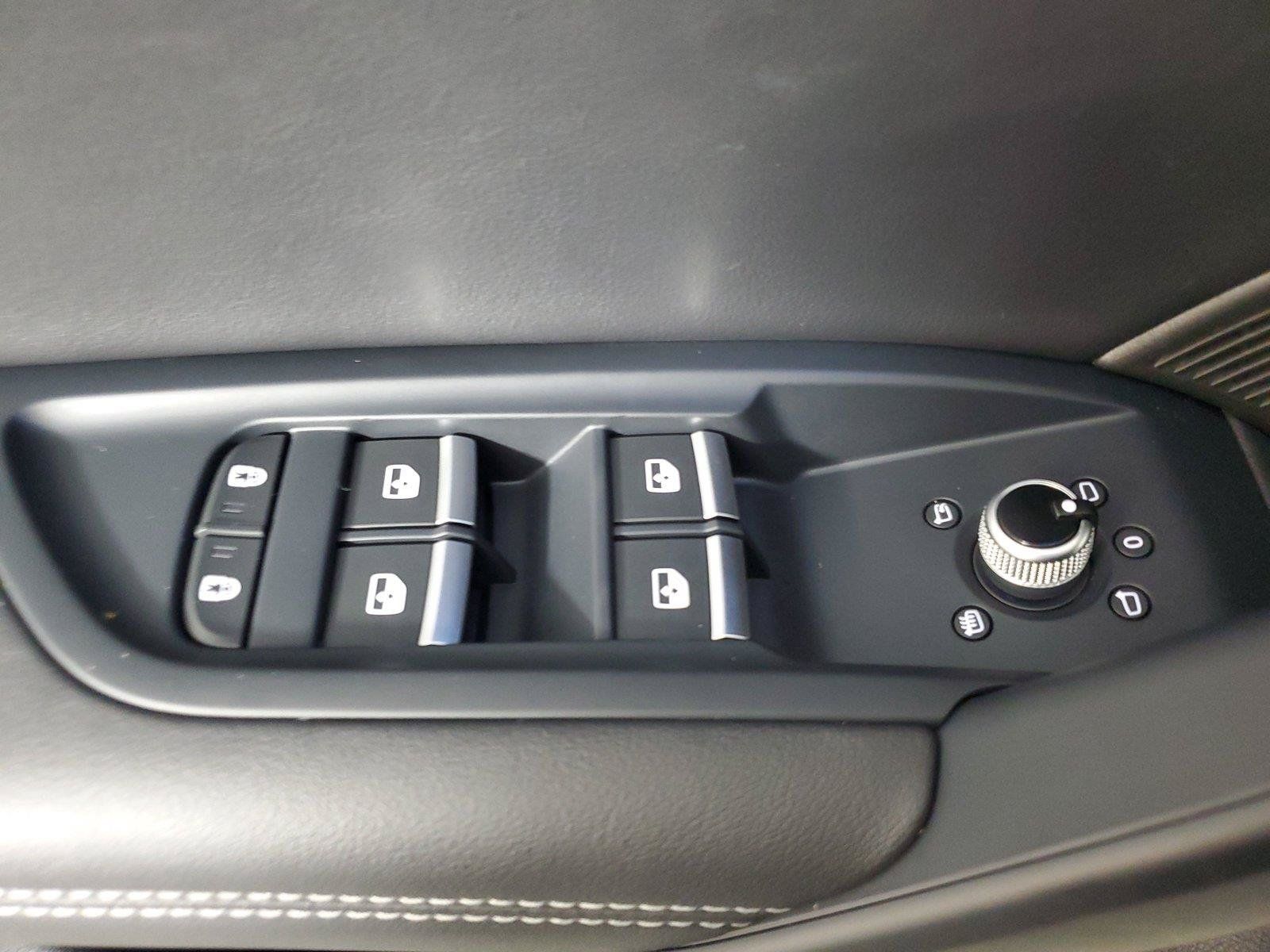 Used 2023 Audi SQ5 Prestige AWD/4WD image 19