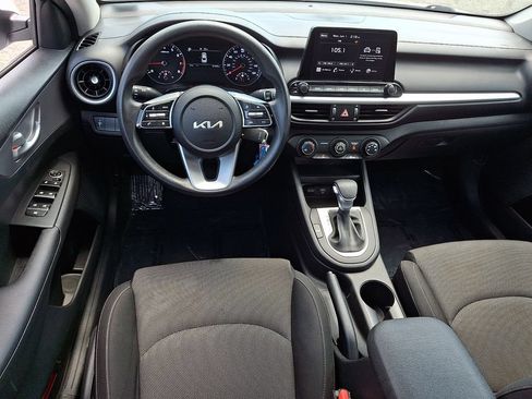 Certified 2022 Kia Forte LXS FWD image 12