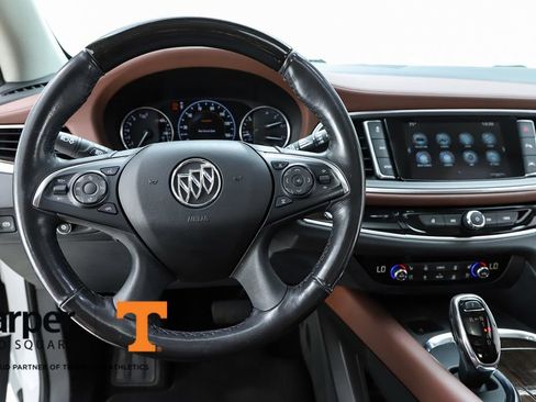 Used 2018 Buick Enclave Avenir w/ Avenir Technology Package AWD/4WD image 60