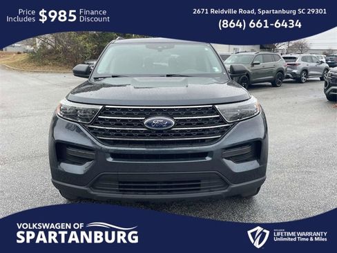 Used 2022 Ford Explorer XLT image 2