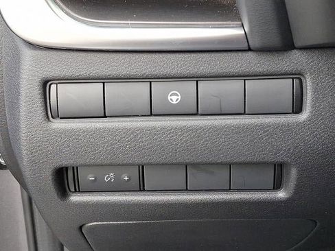 Used 2023 Nissan Rogue SV image 23