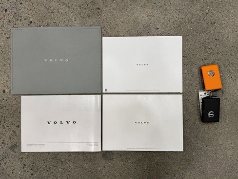 Used 2025 Volvo XC40 B5 Core image 47