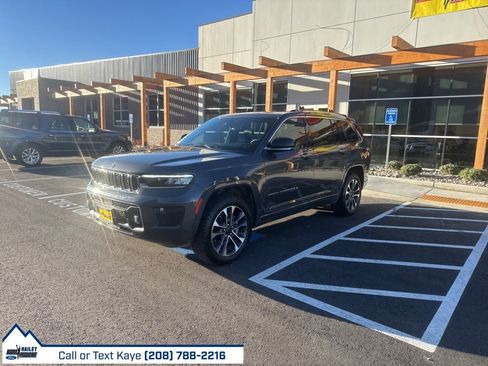 Used 2021 Jeep Grand Cherokee L Overland w/ Luxury Tech Group IV image 2