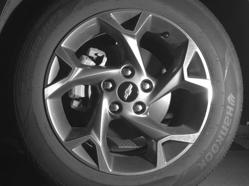 Used 2025 Chevrolet Trax LT FWD image 12