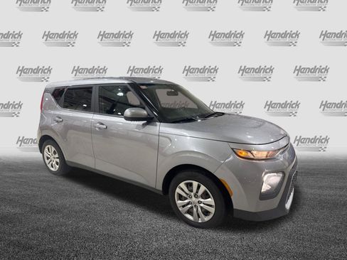 Used 2022 Kia Soul LX FWD image 3