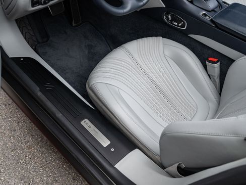 Used 2020 Aston Martin DB11 Volante RWD image 20