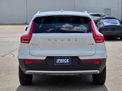 Used 2025 Volvo XC40 B5 Plus w/ Protection Package Premier AWD/4WD image 6
