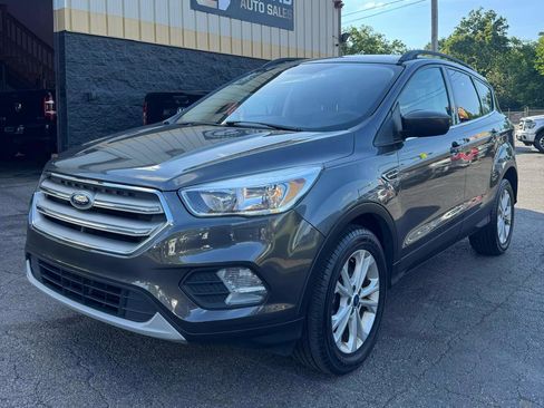 Used 2018 Ford Escape SE FWD image 1