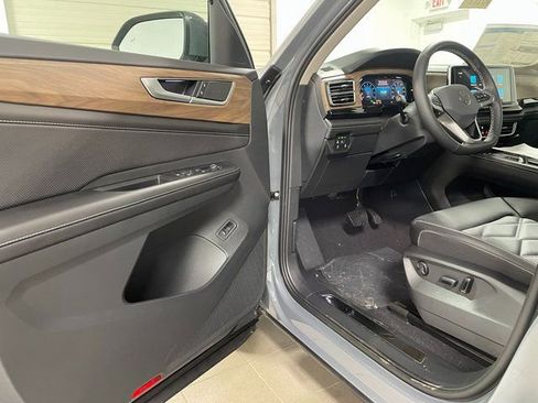 New 2026 Volkswagen Atlas SE image 13