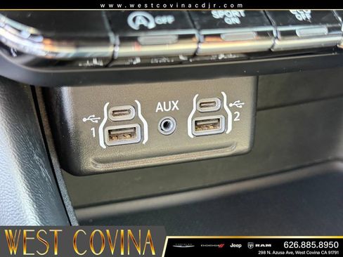 Used 2024 Dodge Durango GT w/ Blacktop Package AWD/4WD image 29