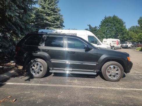 Used 2008 Jeep Grand Cherokee Limited w/ Trailer Tow Group IV AWD/4WD image 2