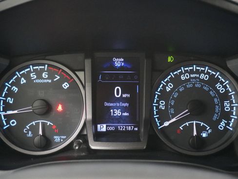 Used 2018 Toyota Tacoma Limited image 14