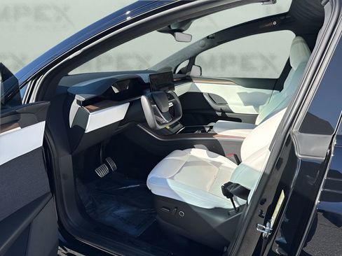 Used 2023 Tesla Model X image 9